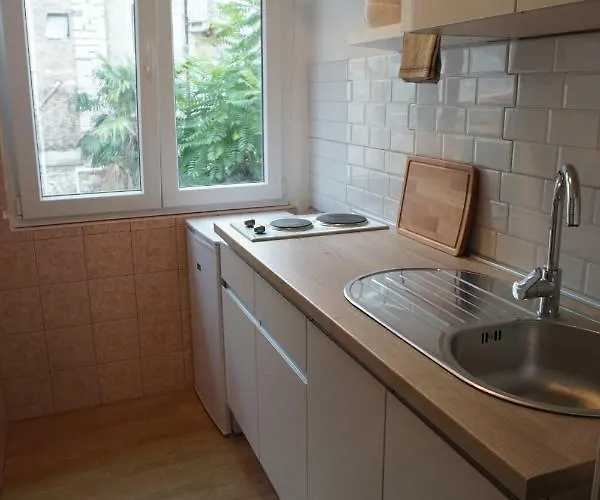 Corto Διαμέρισμα *